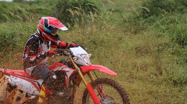 Sering Off Road Pakai Sepeda  Motor  Jangan Lupakan 4 Hal 